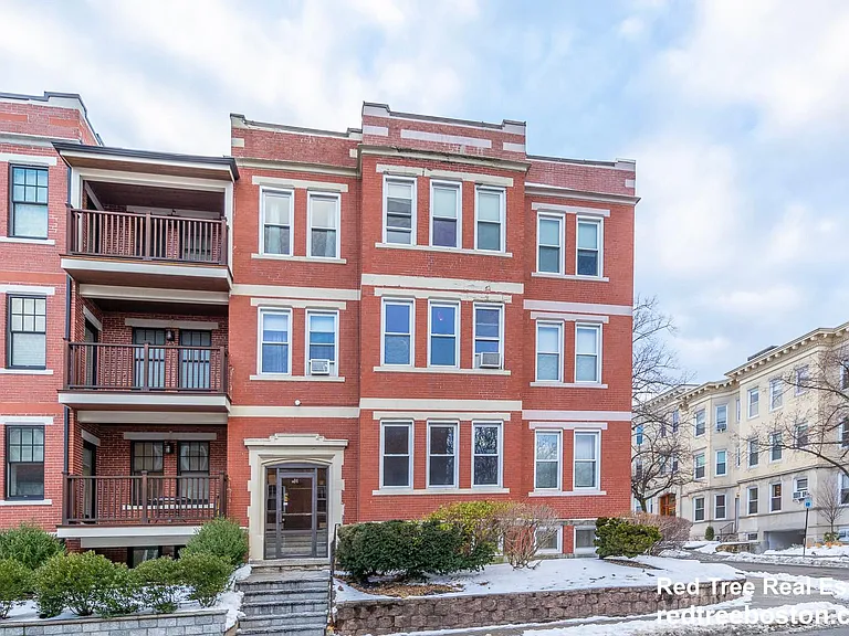 94 Pleasant St #2 — Photo 11