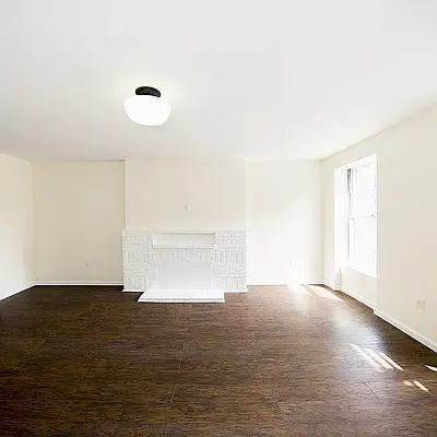 Rented by R New York | media 25