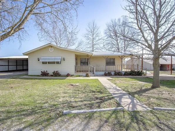 711 Pettitt Rd, Sulphur, OK 73086