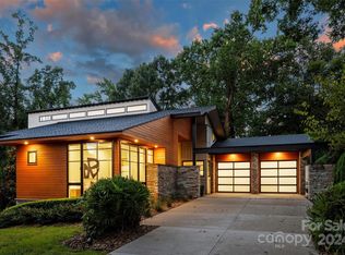 2820 Briarcliff Pl, Charlotte, NC 28207