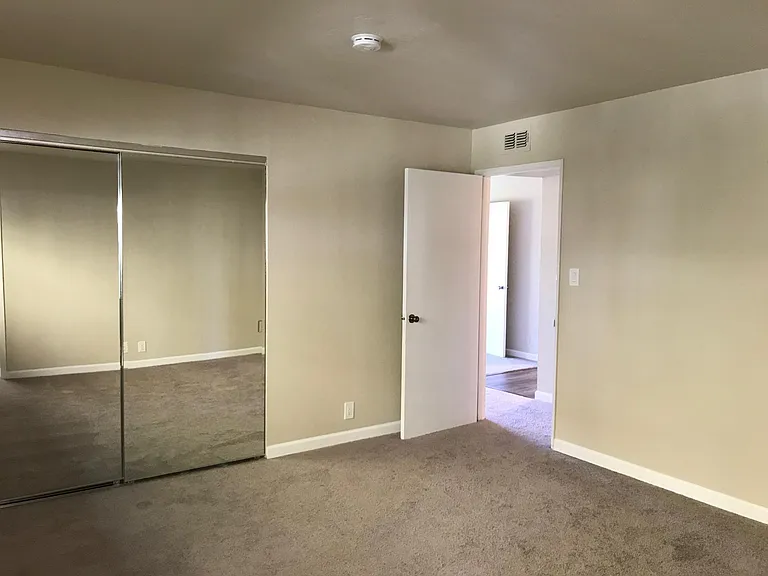 815 E 4th Ave #5 — Photo 11