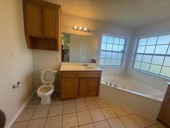 3rd image of 4208 Tropicana Dr