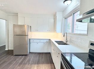 359 Elgin Ct #4, Oshawa, ON L1J 2P5