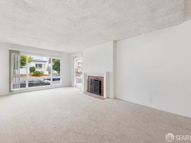 85 Dorchester Dr — Photo 2