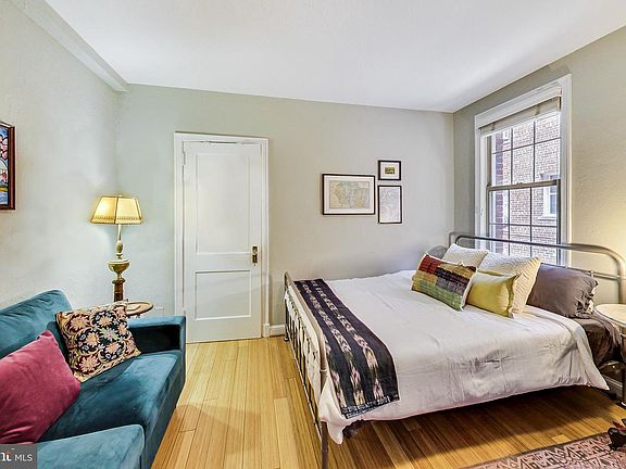 3rd image of 1441 Euclid St NW APT 105