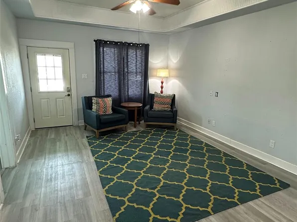 1615 16th St, Galveston, TX 77550