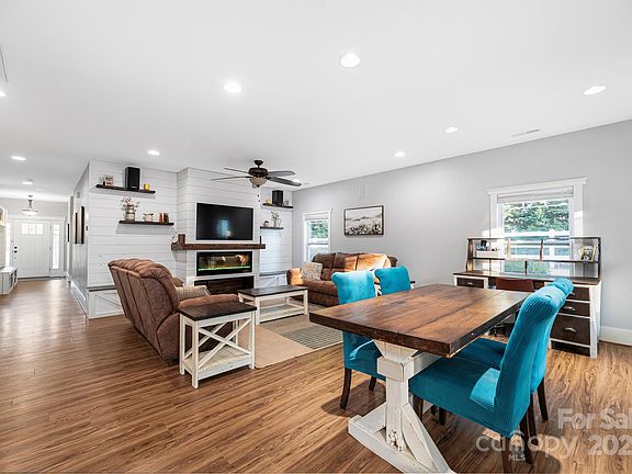 5th image of 4317 Woodland Ave
