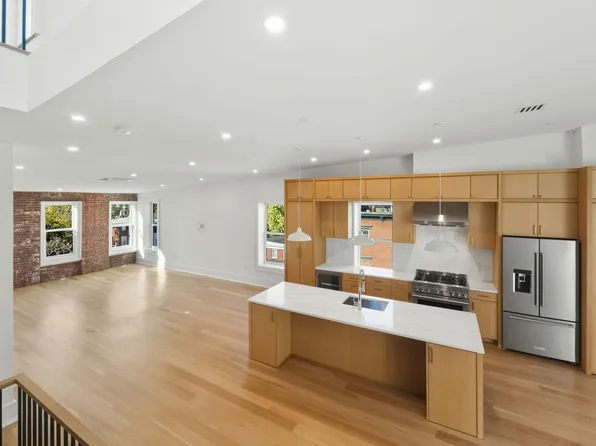 647 Jersey Avenue image 2 of 36