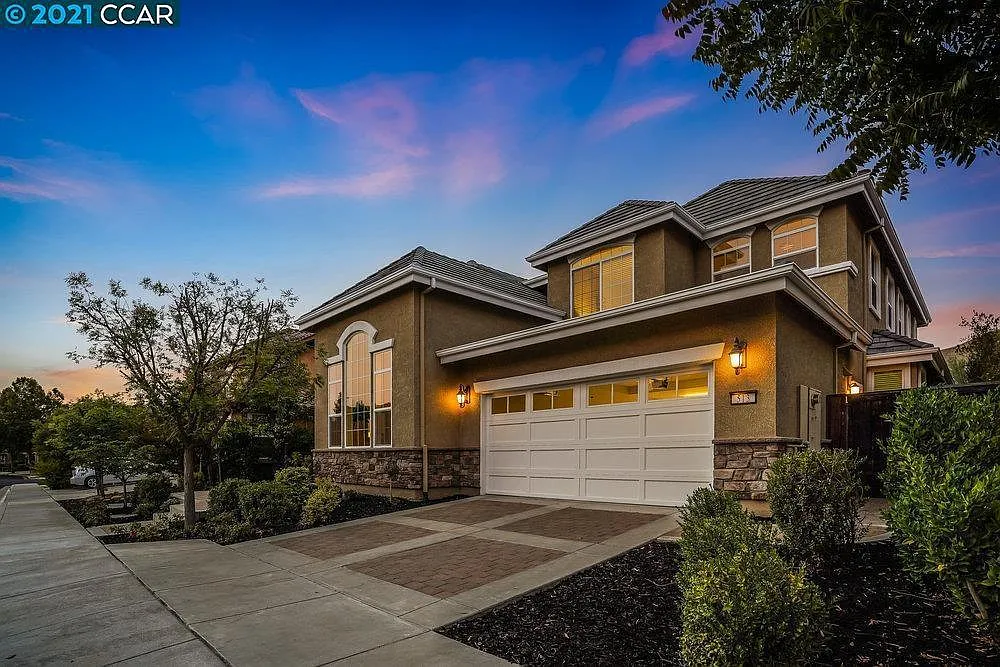 513 Wells Ct — Photo 3
