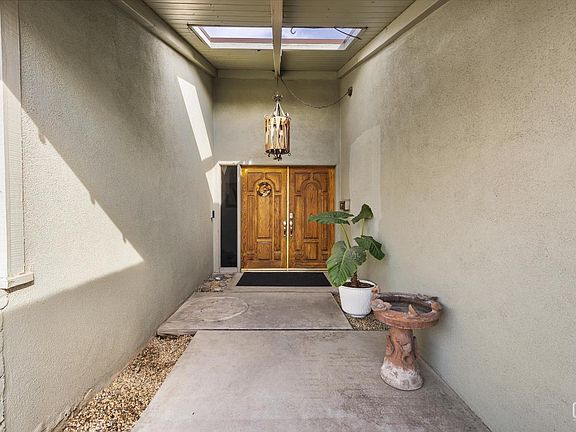 4th image of 406 Brynhurst Way