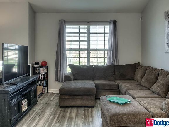 5th image of 2303 Lakewood Dr