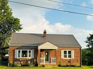 5966 Fairdale Dr, Cambridge, OH 43725