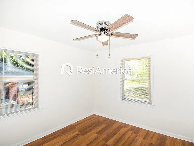 3820 Bishops Bridge Rd — Photo 8