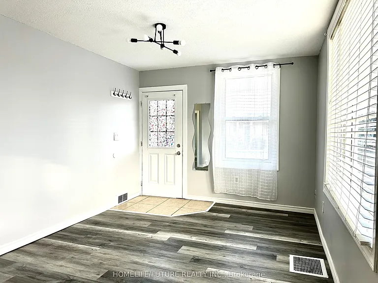 117 Harmony Ave — Photo 4