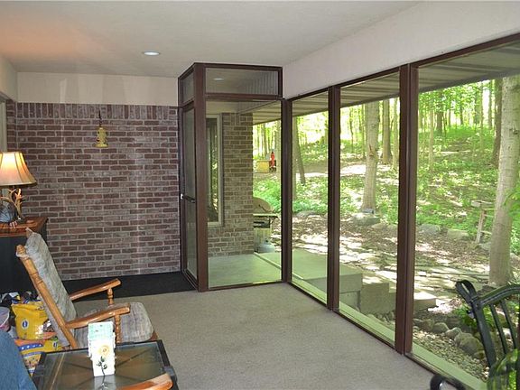 5th image of 34 Park Forest Ln
