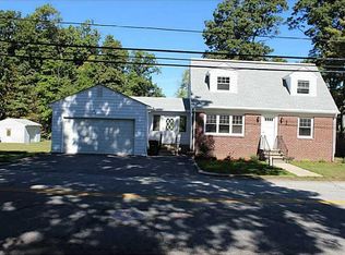 60 Whipple Rd, Smithfield, RI 02917
