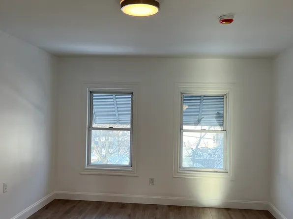 10 Holly Ave Floor 1, Lynn, MA 01904