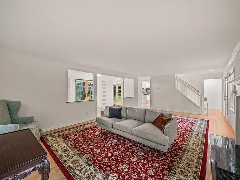 27180 Wellington Rd — Photo 9