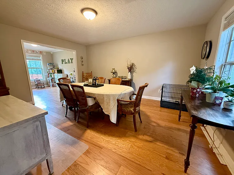 404 Sandersville Ct — Photo 8