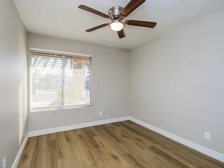 3060 E Emelita Ave — Photo 12