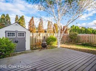 250 NE Nunan Loop #2, Oak Harbor, WA 98277