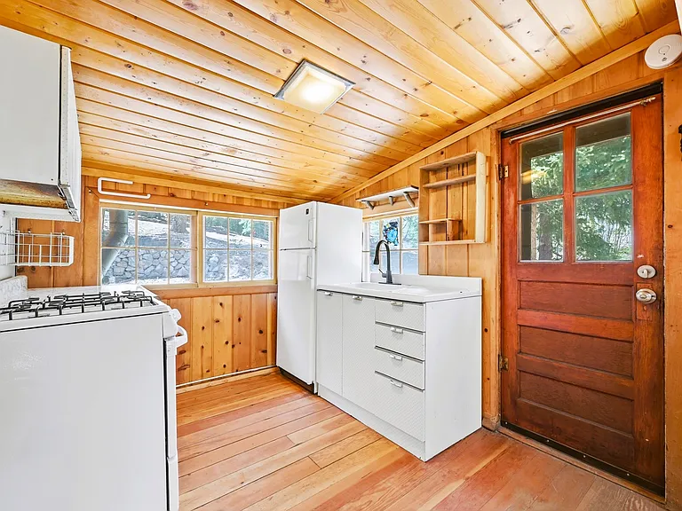 2299 S Beaver Creek Rd — Photo 10