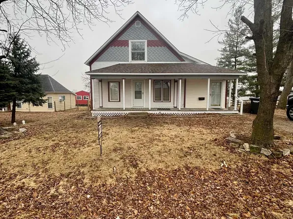 106 W 5th St, Cantril, IA 52542