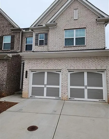 1366 Endicott Ct — Photo 3