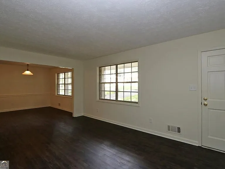 4215 Fawn Ln SE — Photo 5