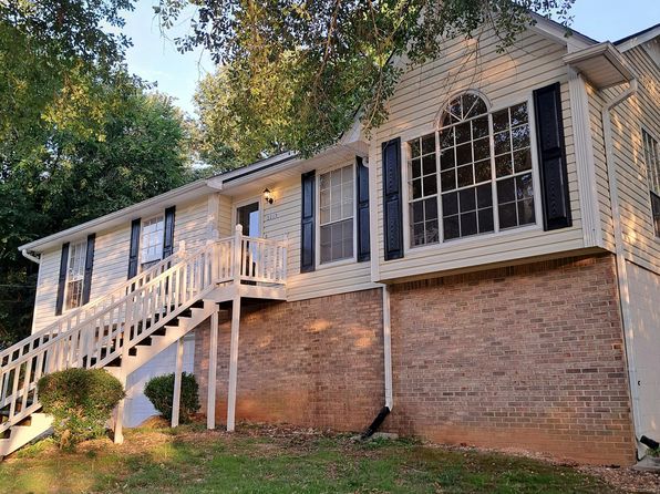 5217 Hickory Grove Cir