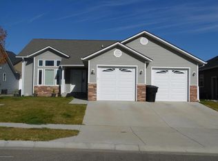 1906 Timbers St W, Williston, ND 58801