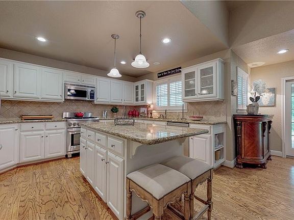 3rd image of 1622 Tammi Ln