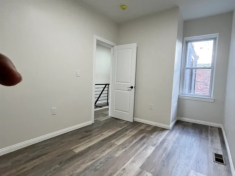 660 N 36th St — Photo 13