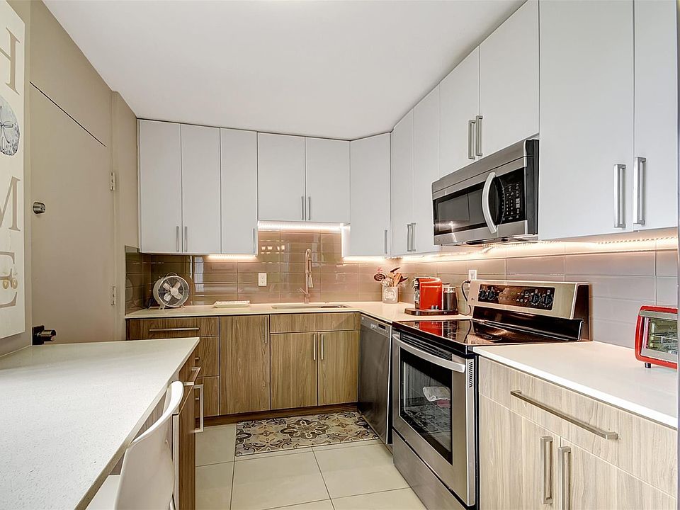 1st image of 2520 Presidential Way APT 204