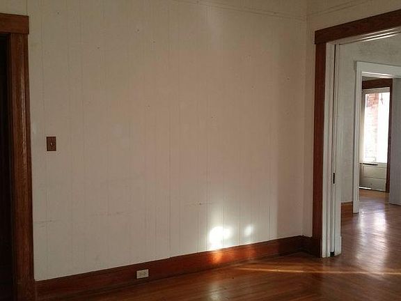 5th image of 1011 Sunset Ave