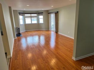 218 Bexley Ln, Piscataway, NJ 08854