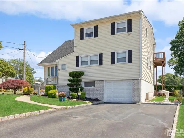 2 Jonquil Cir, Fords, NJ 08863