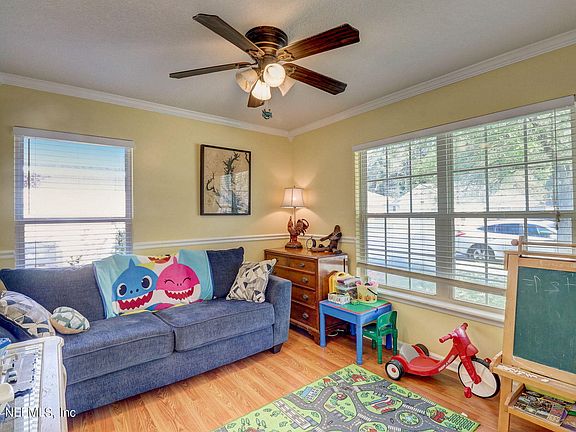 4th image of 86244 VENETIAN Avenue
