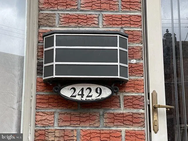 2 bed, 1.5 bath, 2148 sqft, $2,500 — Photo 1