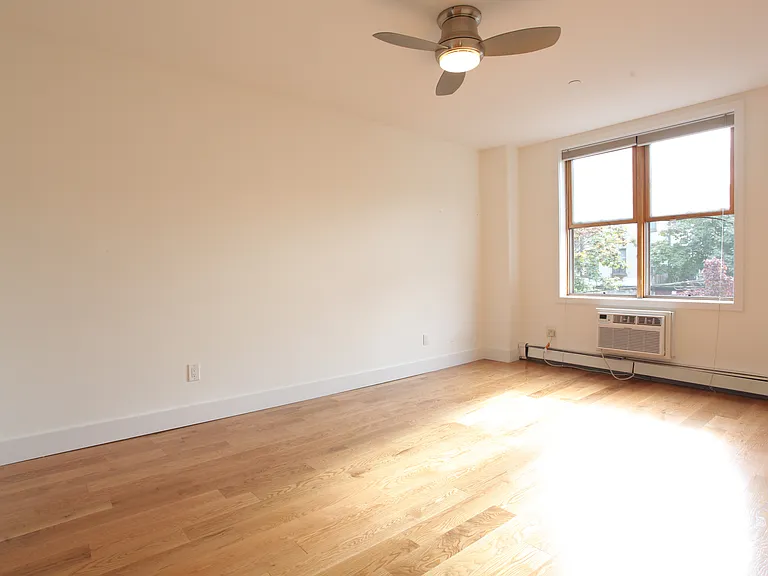150 S 1st St #3K — Photo 3