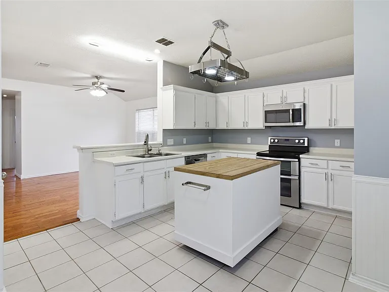 120 Mule Deer Ct — Photo 16