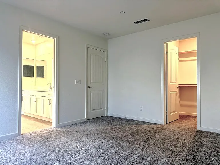1014 W Buttercup Ln — Photo 28
