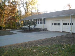 10 Hickory Rd, Coventry, RI 02816