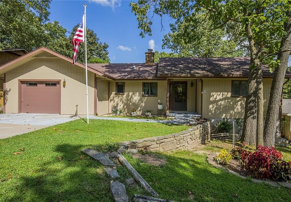 1st image of 11 Minton Ln