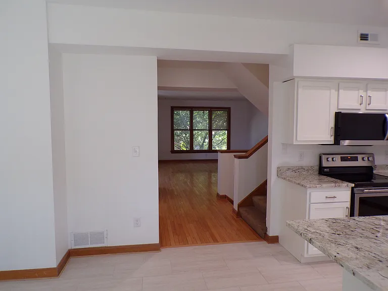 79 Wilber Ave — Photo 4