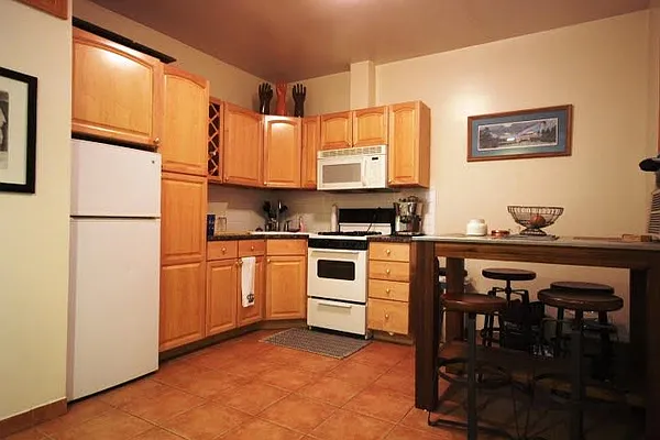 Rented by (Legacy) NY Quality Living Uptown | media 37