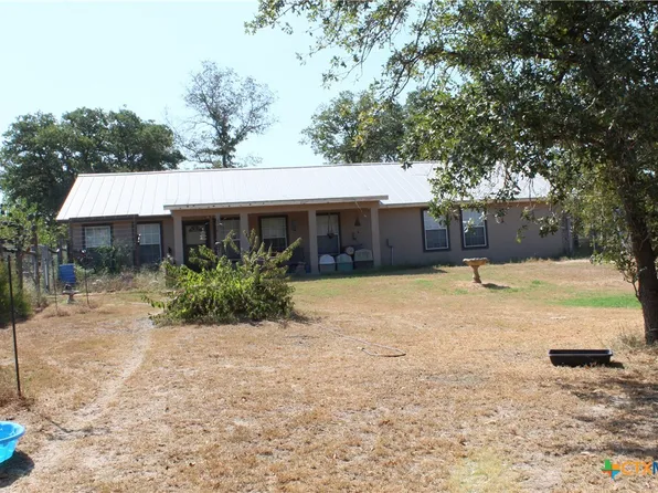 222 Oak Valley Dr, La Vernia, TX 78121