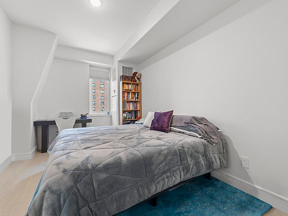 4th image of 1399 Park Ave #6F