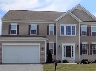 192 Ticonderoga Dr, Kearneysville, WV 25430