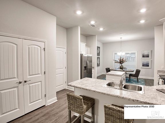 2nd image of 803 Rosemary Cir